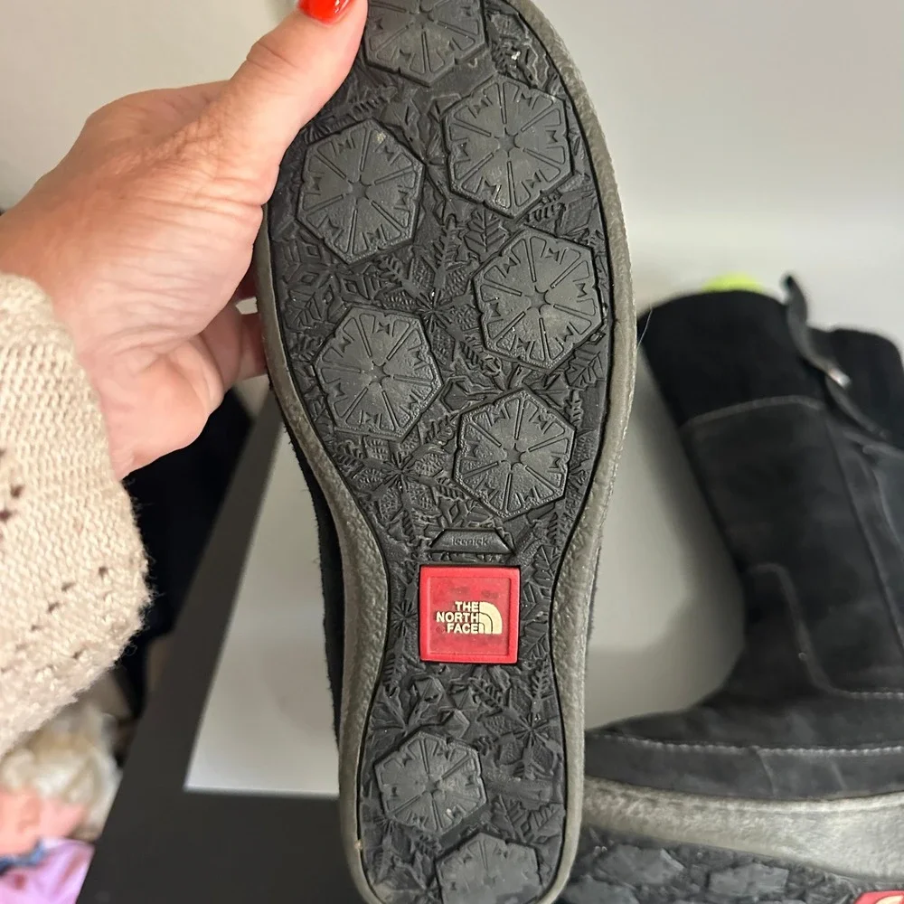 The North Face Womens Black Suede Cable Knit Winter Boots PrimaLoft 200g Size 9